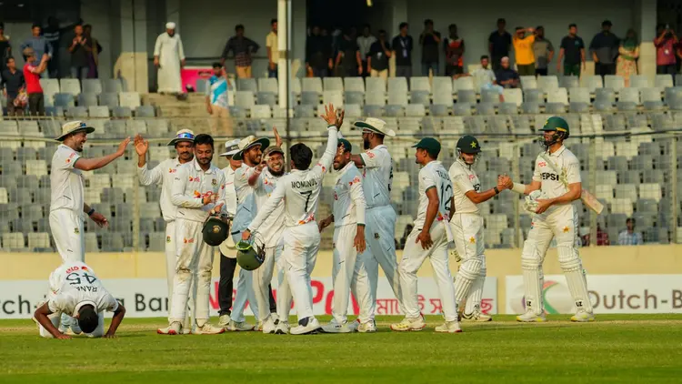 টেস্ট র‍্যাঙ্কিংয়ে দুই ধাপ এগিয়ে ছয়ে বাংলাদেশ