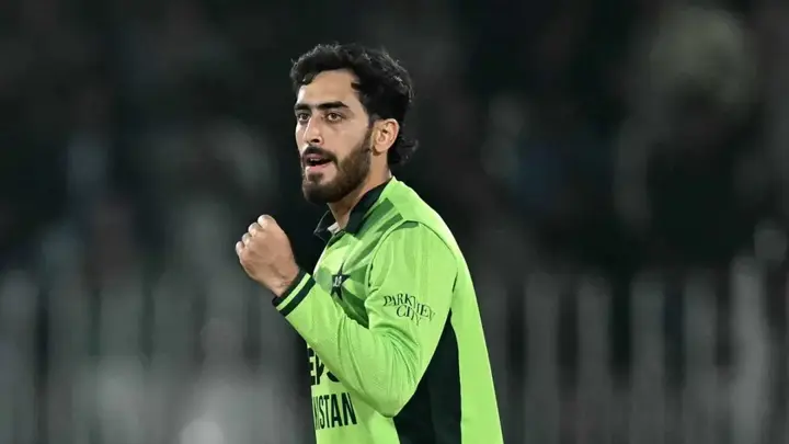আফ্রিদি-রাজ্জাকের কীর্তিতে ভাগ বসালেন মিনহাস