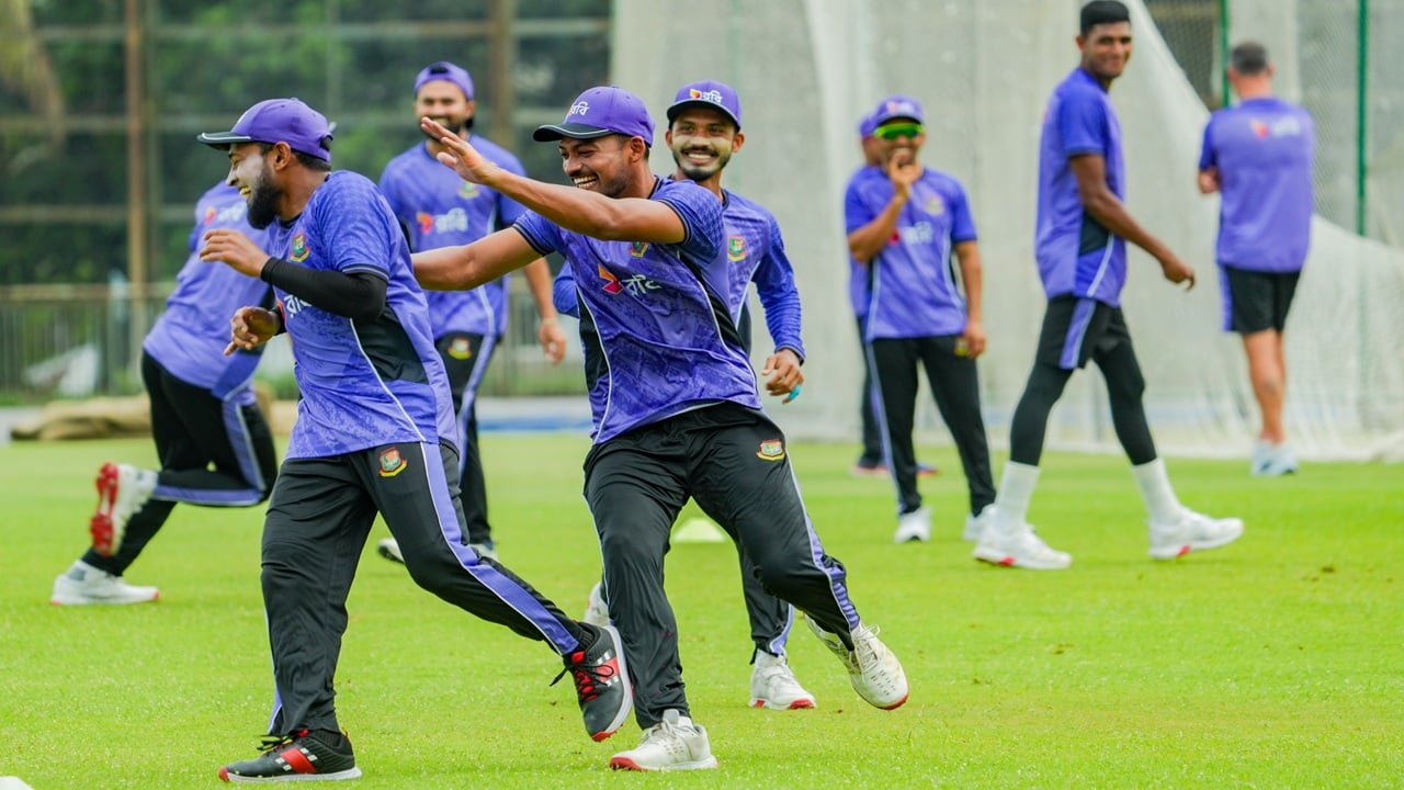 হাসিখুশি সুখী দল, বাংলাদেশ