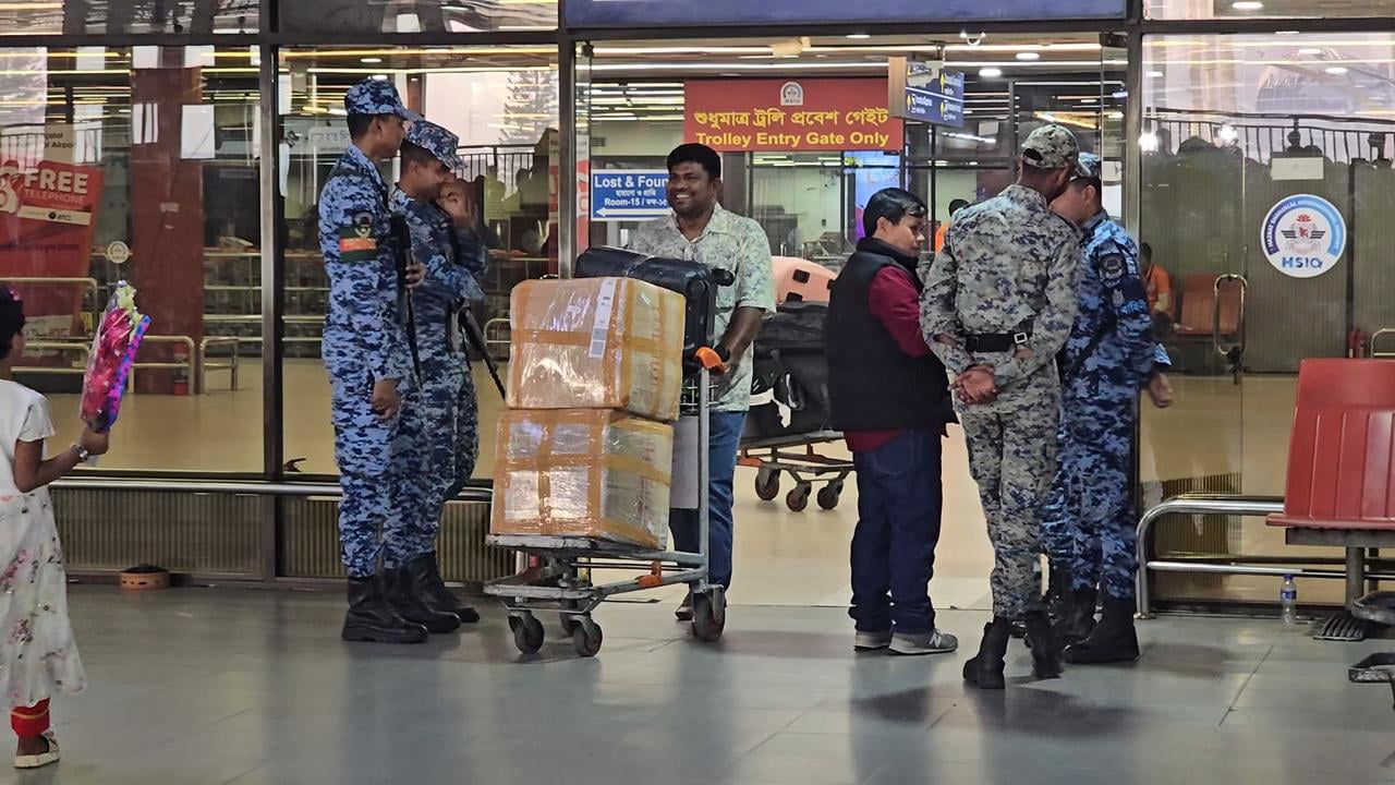 দুবাইয়ে আটকে পড়া বিমানের ২৭ জন ক্রুকে ফিরিয়ে আনল ইউএস-বাংলা