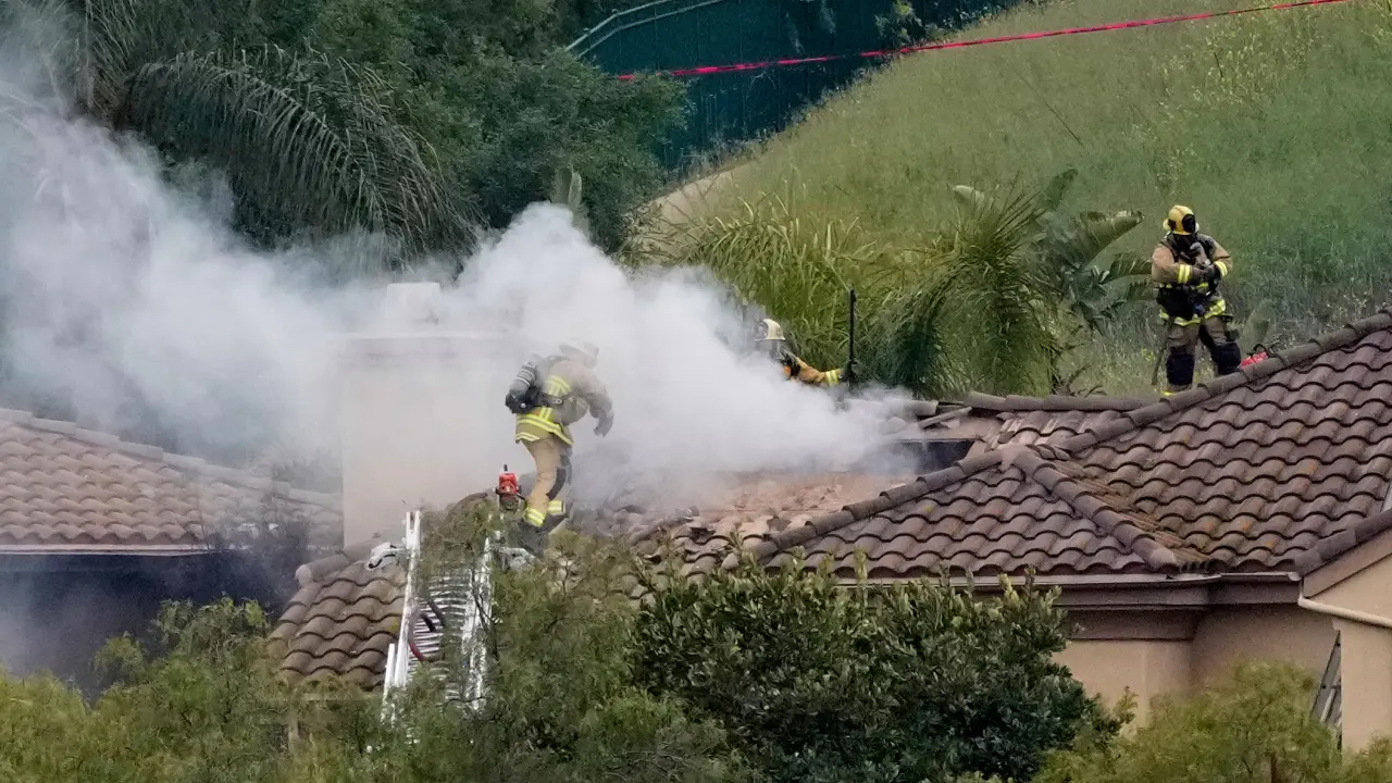 যুক্তরাষ্ট্রের ক্যালিফোর্নিয়ায় ছোট বিমান বিধ্বস্ত, নিহত ১