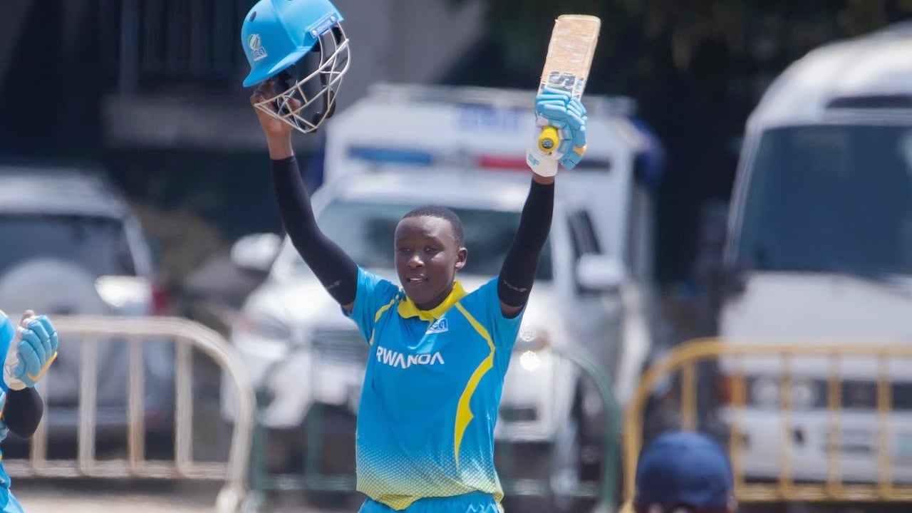 সবচেয়ে কম বয়সে সেঞ্চুরির বিশ্বরেকর্ড উতাগুশিমানিন্দের