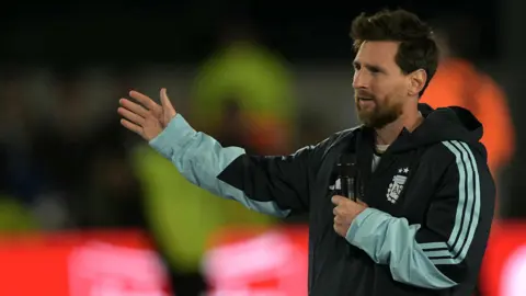 ‘এই সবুজ গালিচা ছেড়ে যেতে মন চাইছে না’