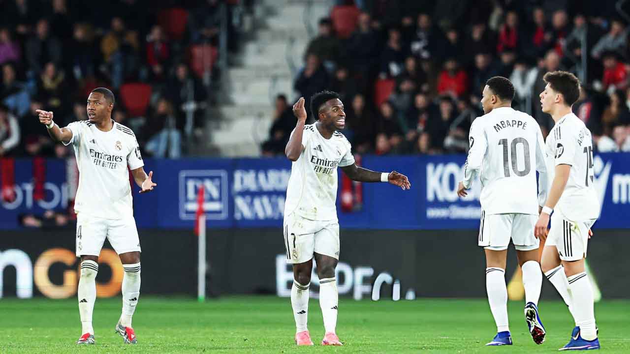 রিয়ালের হারে বার্সার সুযোগ, জিতল সিটি