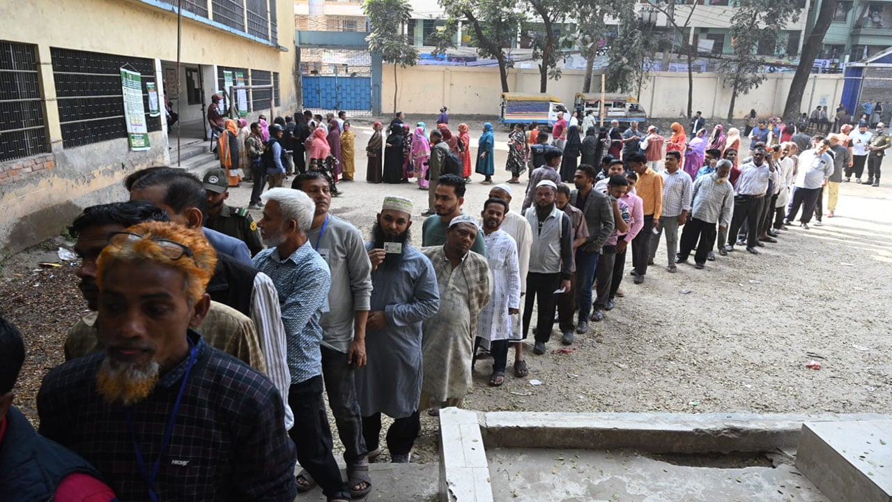 নতুন দিনের আশায় ভোট দিয়েছে বাংলাদেশ