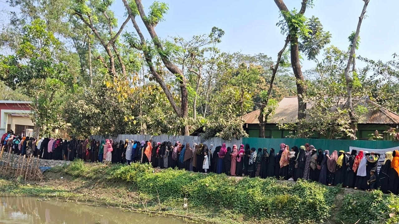 ‘শান্তিপূর্ণভাবে’ শেষ হলো সংসদ নির্বাচন ও গণভোট