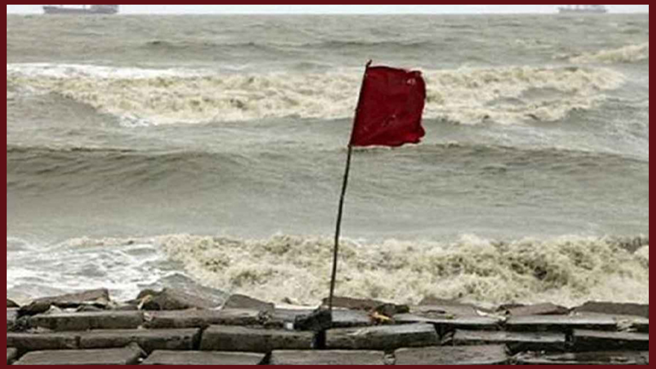 চার সমুদ্রবন্দরে তিন নম্বর সতর্ক সংকেত জারি