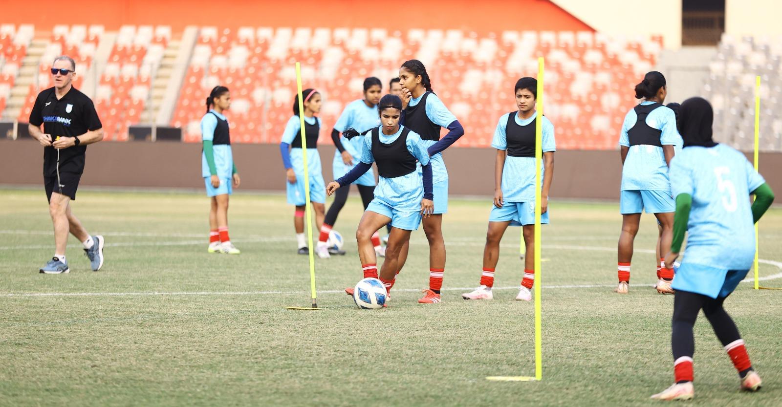 দুই ম্যাচেই জয় চায় নারী দল