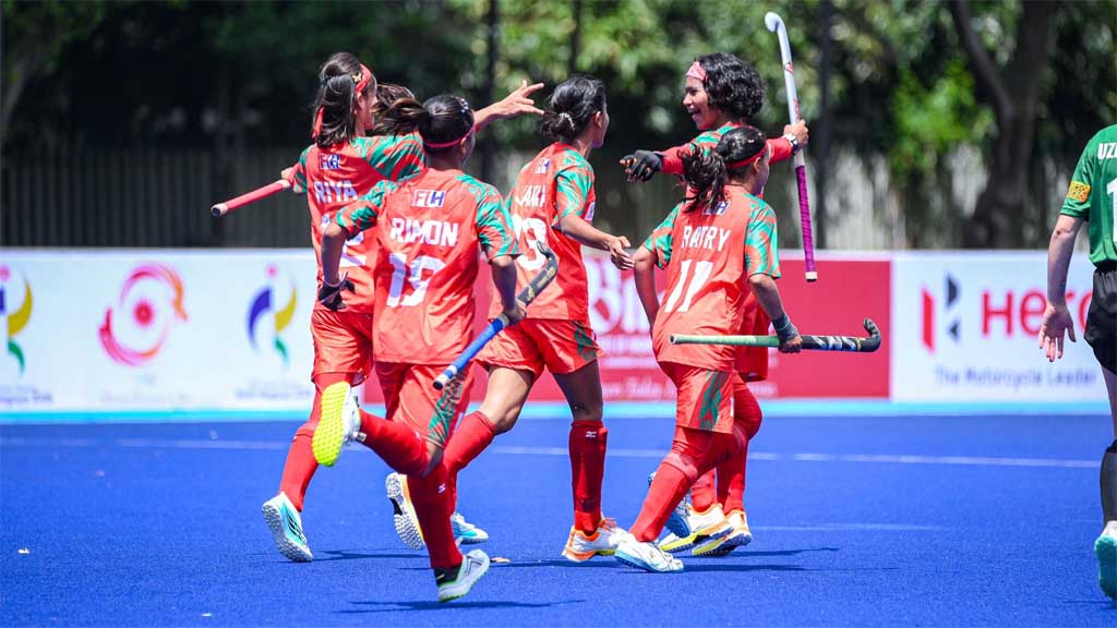 রিয়ার হ্যাটট্রিকে ফাইনালে বাংলাদেশ