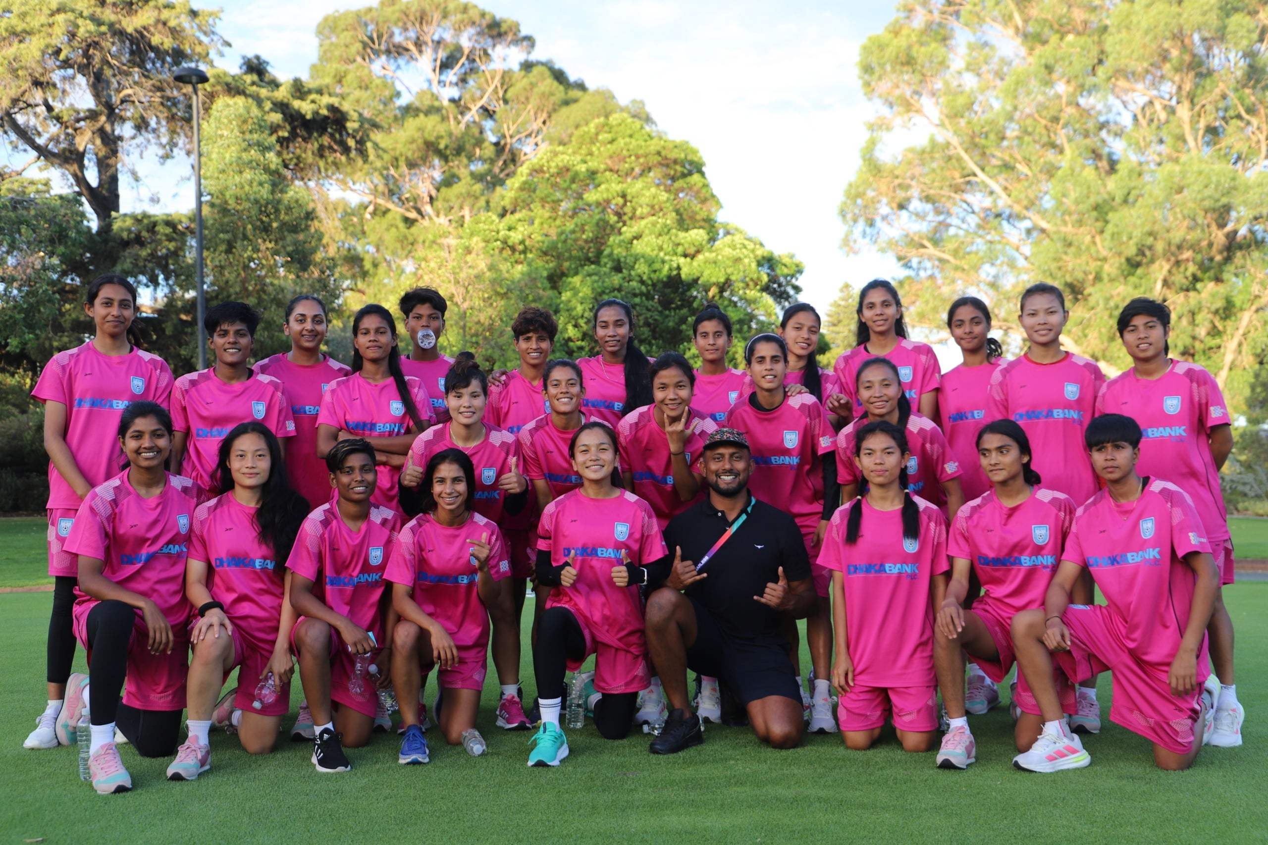 ঘুরে দাঁড়ানোর আশায় পার্থে নারী দল