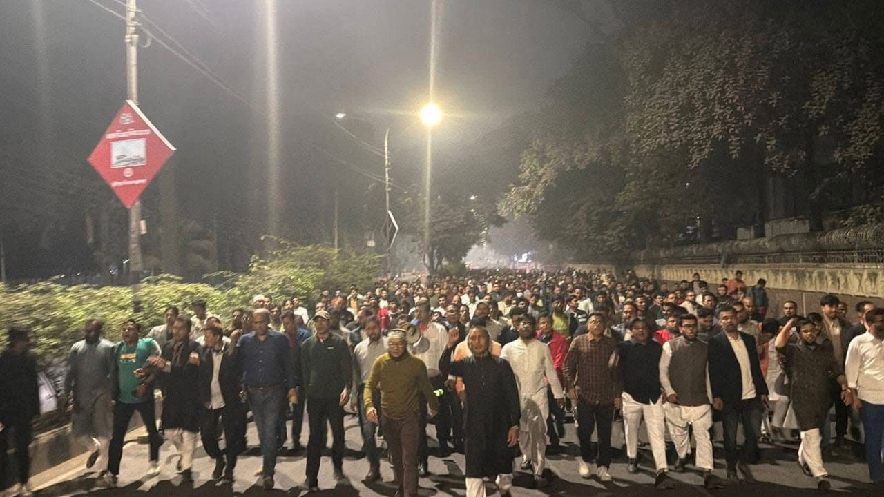 হাদির ওপর সন্ত্রাসী হামলার প্রতিবাদে যুবদলের বিক্ষোভ