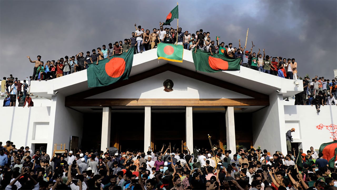 কোটা বাতিলের দাবিতে সারা দেশে অবরোধ