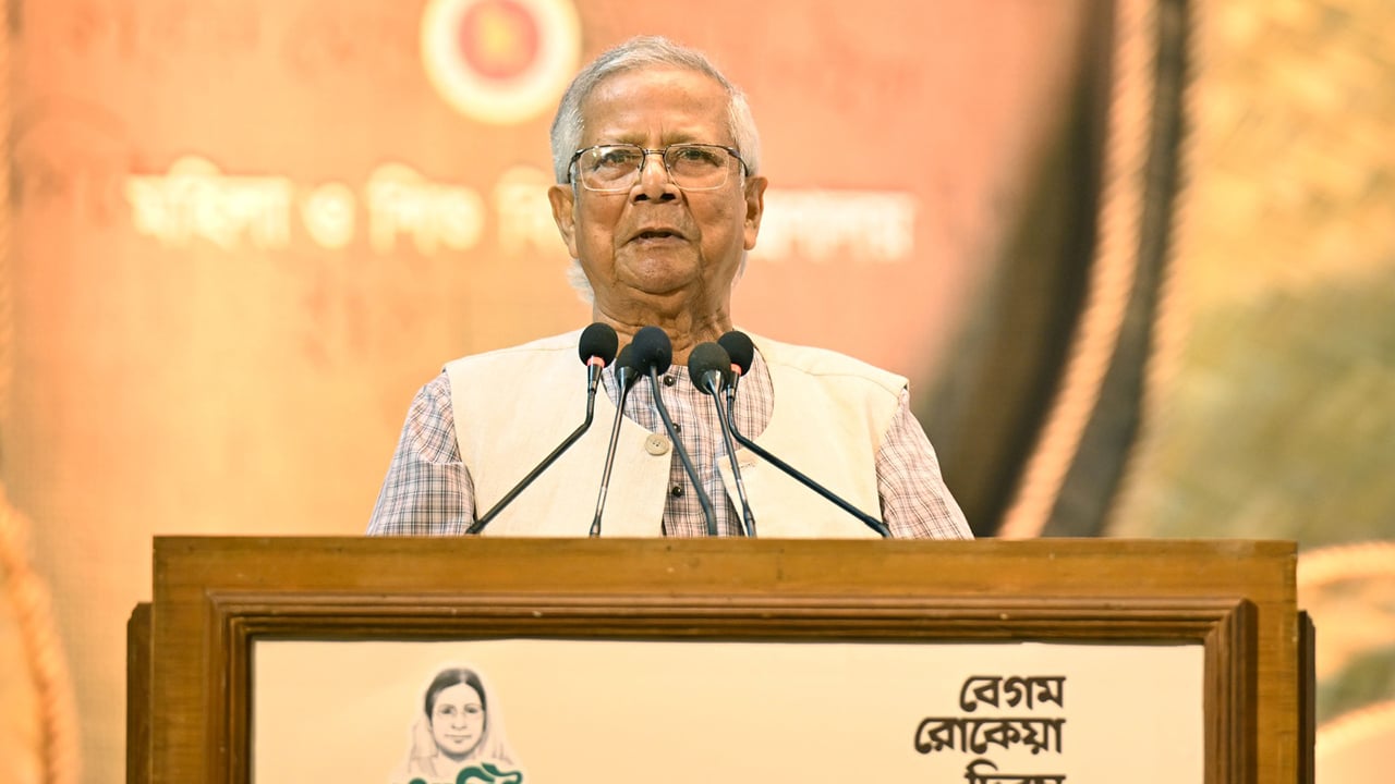 বেগম রোকেয়া নারী সমাজকে আলোর পথে এনেছিলেন: প্রধান উপদেষ্টা