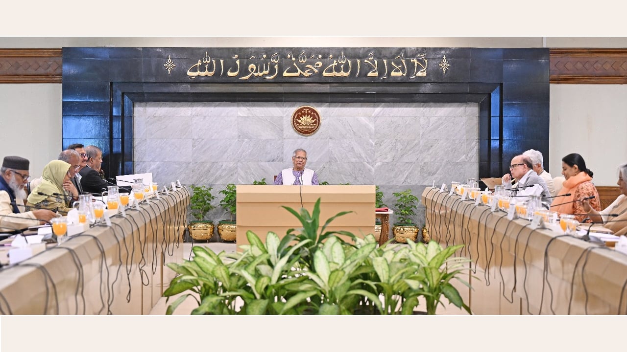 উপদেষ্টা পরিষদের বিশেষ সভায় খালেদা জিয়ার আরোগ্য কামনায় দোয়া