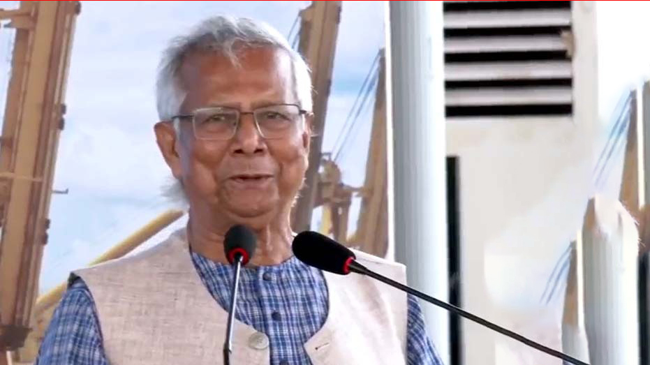 দেশের অর্থনীতির হৃদপিণ্ড চট্টগ্রাম বন্দর: প্রধান উপদেষ্টা