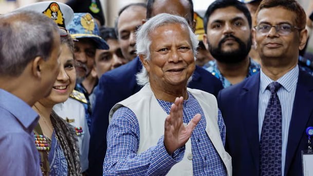 হাসিনার আমল ছিল ডাকাত পরিবারের শাসন: গার্ডিয়ানকে ড. ইউনূস