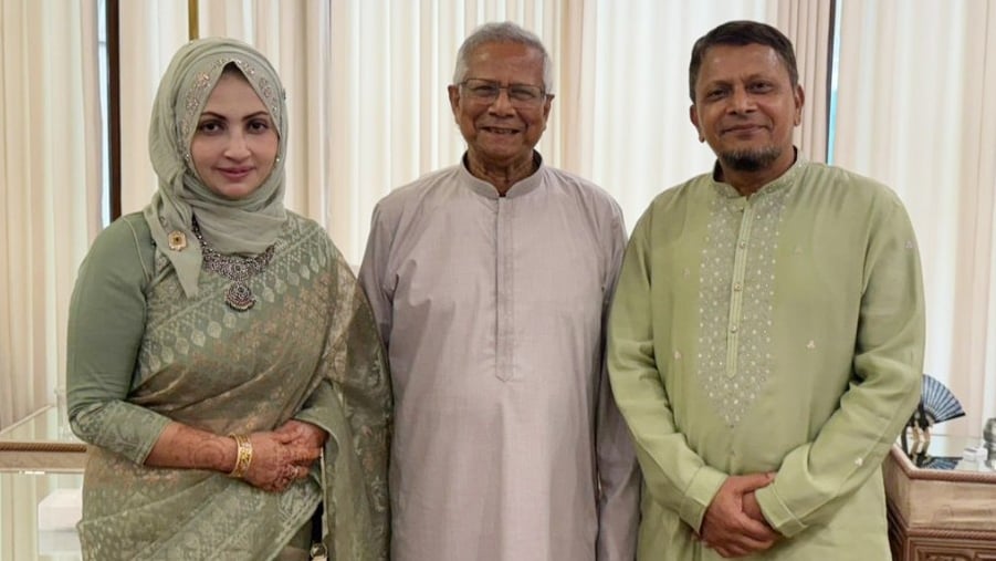 প্রধান উপদেষ্টার সঙ্গে নৌবাহিনী প্রধানের সাক্ষাৎ