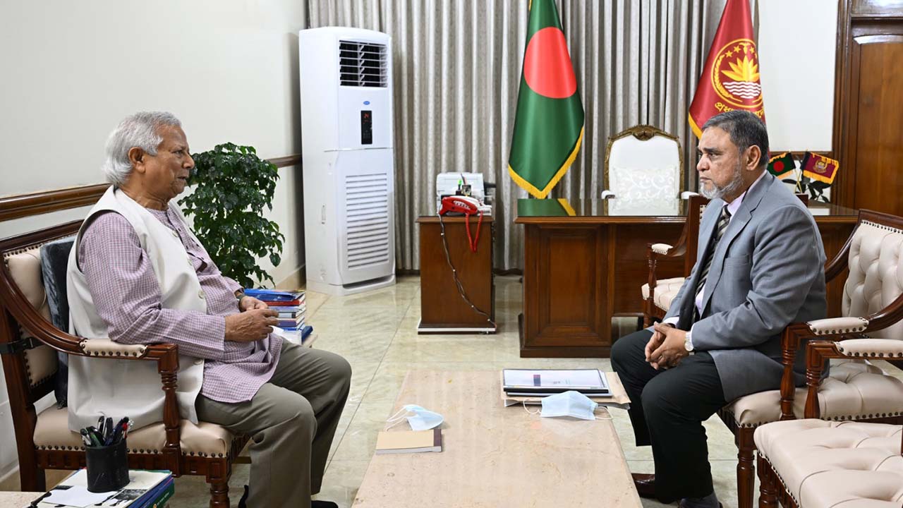 প্রধান উপদেষ্টার সঙ্গে সিইসির প্রথম সাক্ষাৎ