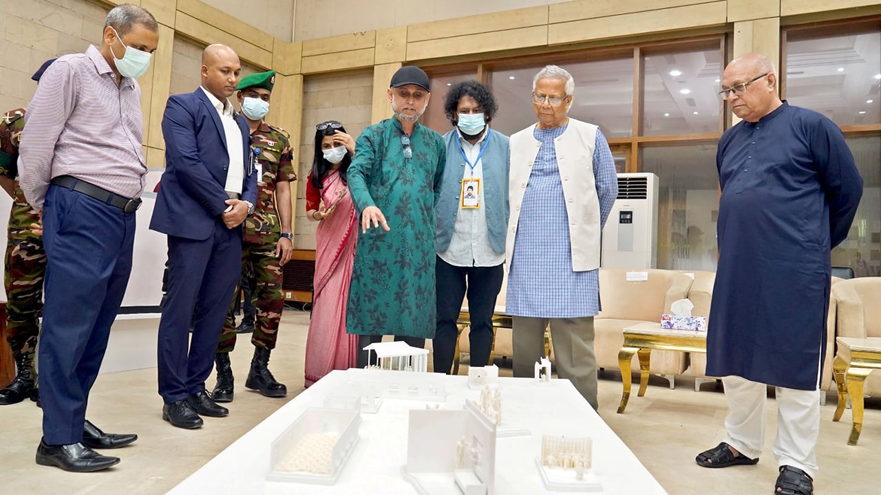 জুলাই স্মৃতি জাদুঘরের অগ্রগতি পরিদর্শন করলেন প্রধান উপদেষ্টা
