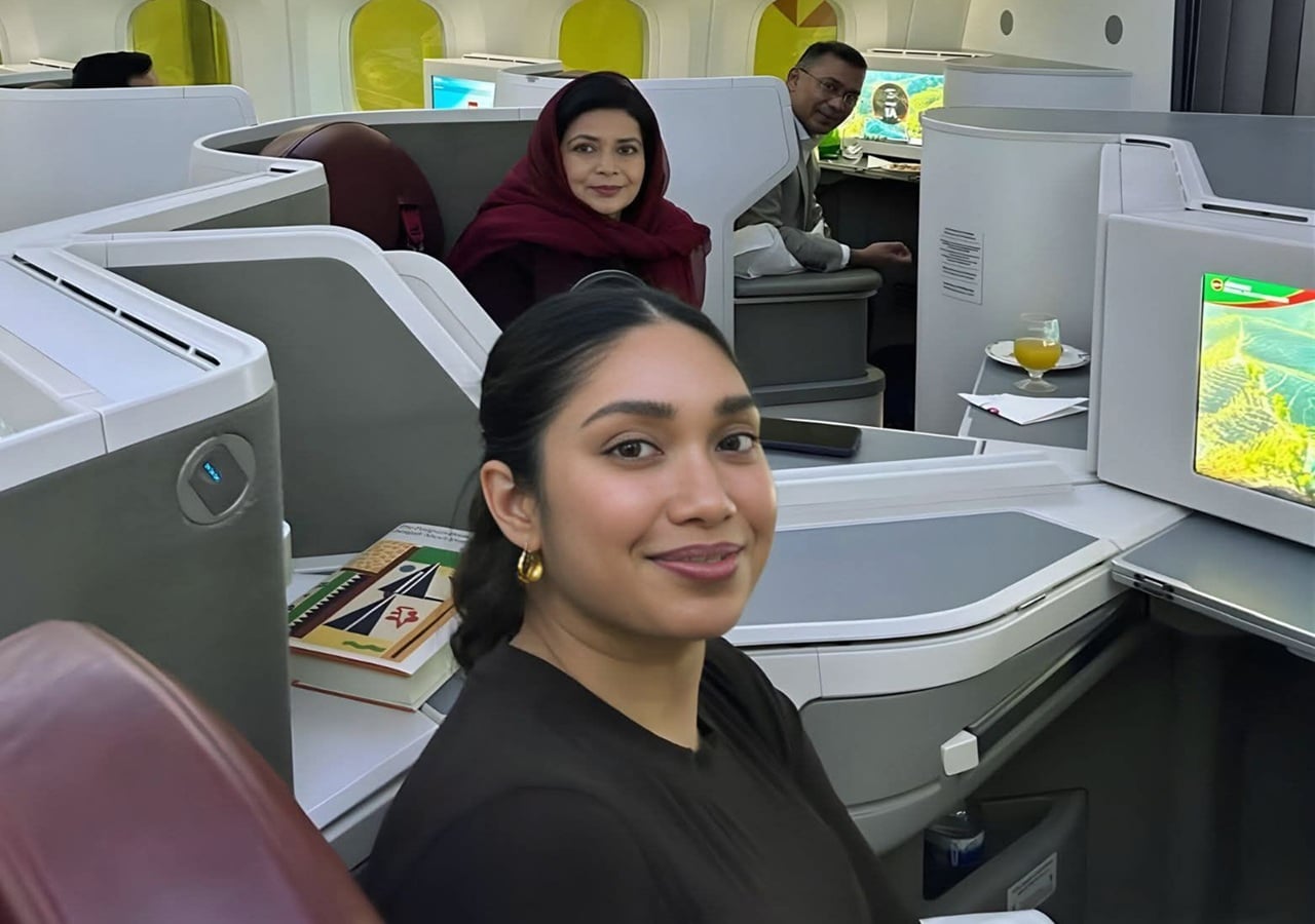 জাইমা রহমানের সেলফিতে বই ঘিরে আলোচনা