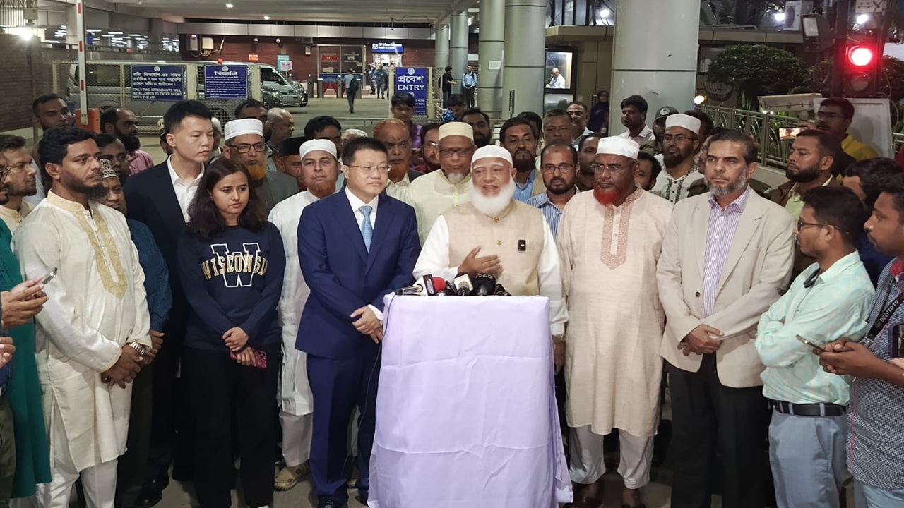 চীন গেলেন জামায়াত আমিরসহ ৮ সদস্যের প্রতিনিধি দল