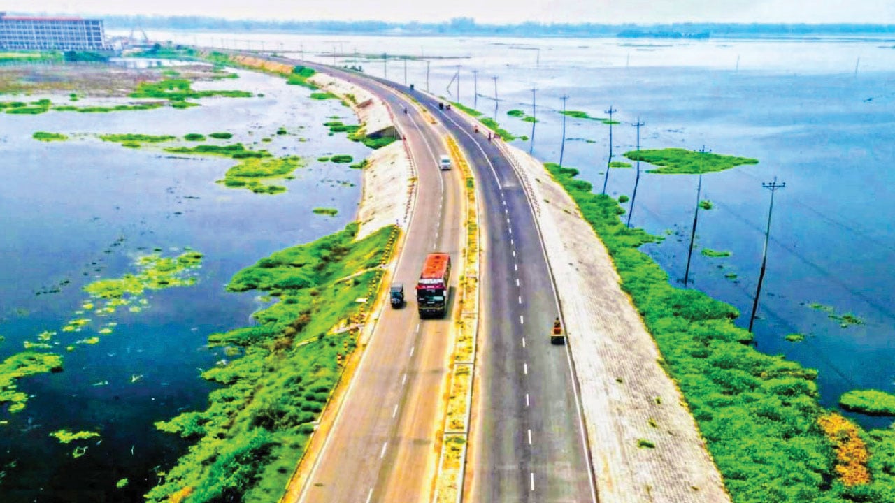 অপরিকল্পিত উন্নয়নে দিনদিনই আয়তন কমছে চলনবিলের, হারিয়েছে জৌলুস