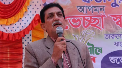 অস্ত্র নিয়ে মারামারির ঘটনায় বিএনপি নেতাকে শোকজ