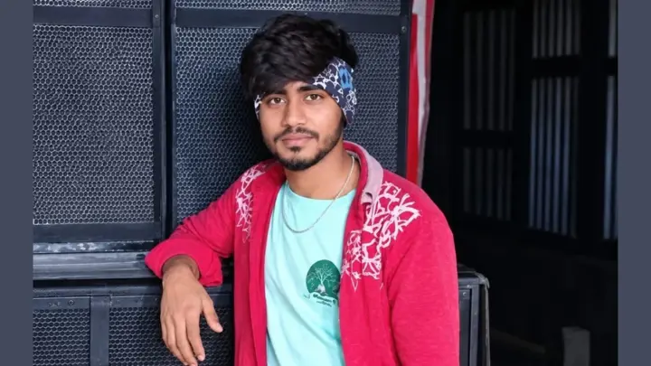 মতলব ব্রিজে ছয় চাকার গাড়ির ধাক্কায় প্রাণ গেল তরুণের
