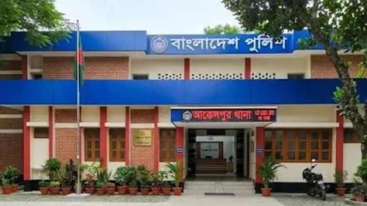 ফসলি জমি খুঁড়ে বালু উত্তোলনে বাধা দেওয়ায় বিএনপি নেতা ও স্ত্রীকে ছুরিকাঘাত