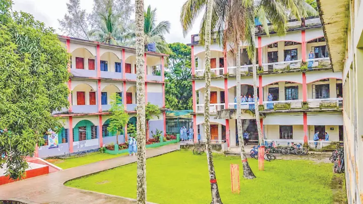 আট দশকের ঐতিহ্য বাবুগঞ্জ সরকারি পাইলট মাধ্যমিক বিদ্যালয়
