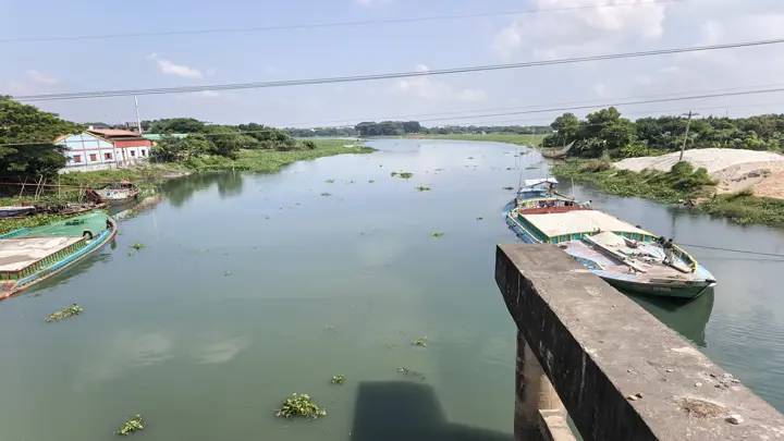 মাছ নেই স্রোতও নেই, হাঁড়িধোয়া এখন বিষের নদী