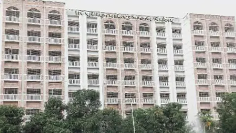 ঝিনাইদহে ম্যাজিস্ট্রেট আদালতে ২০ হাজারের বেশি মামলা বিচারাধীন