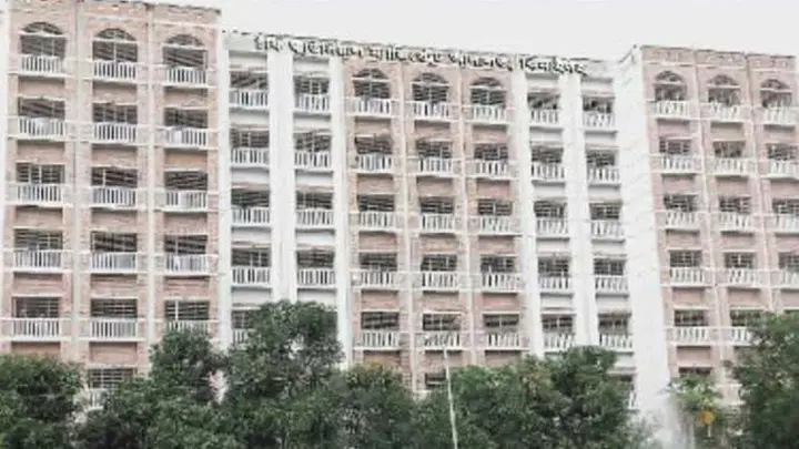 ঝিনাইদহে ম্যাজিস্ট্রেট আদালতে ২০ হাজারের বেশি মামলা বিচারাধীন