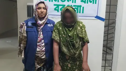 আমতলীতে নারী মাদক কারবারি গ্রেপ্তার
