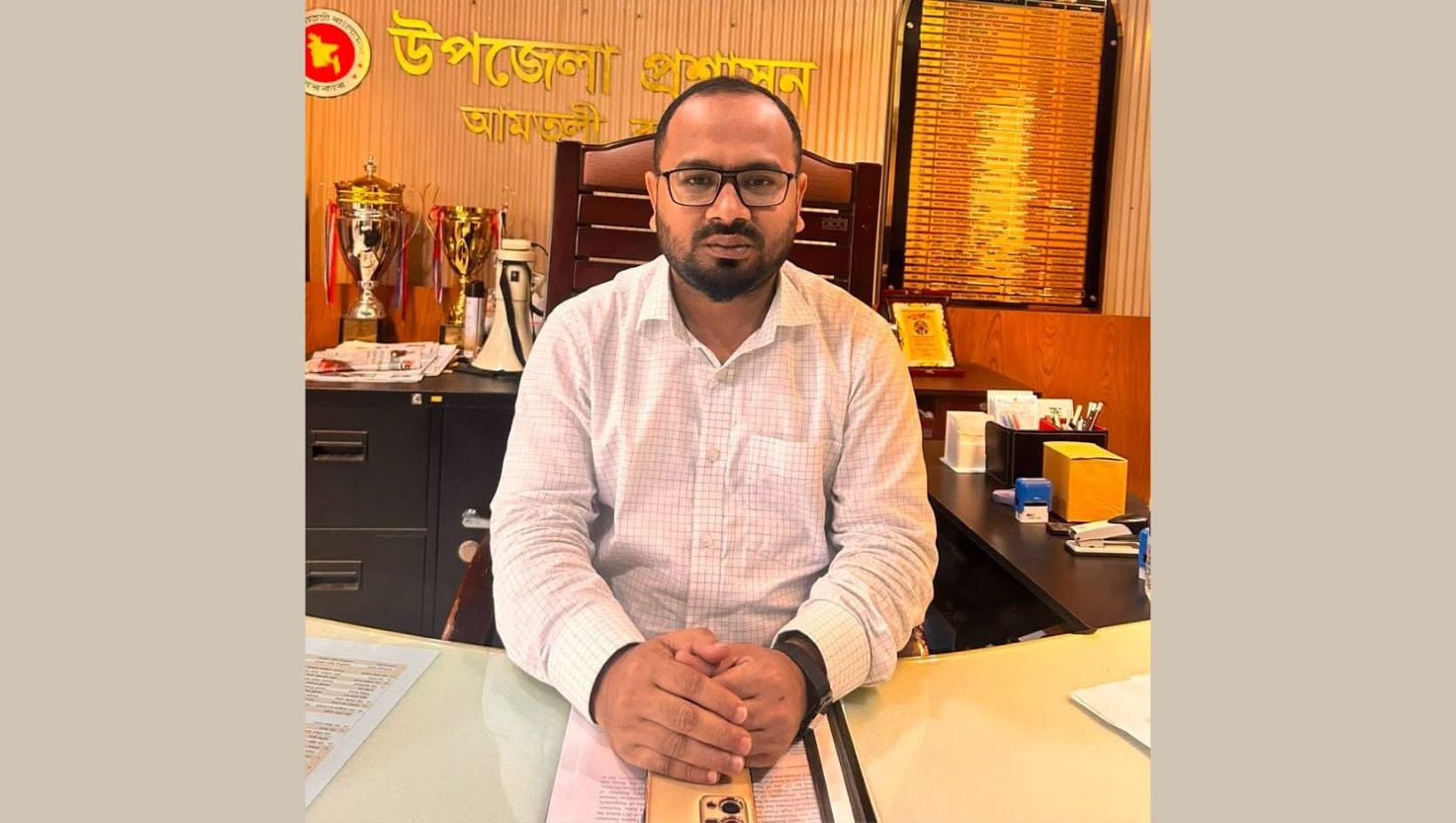 খাল খননের উদ্বৃত্ত ৩৭ লাখ টাকা সরকারি কোষাগারে ফেরত দিলেন ইউএনও 
