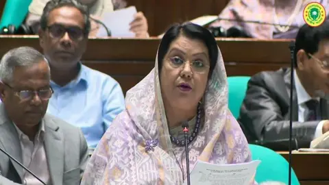 দেশে খাদ্যশস্যের কোনো ঘাটতি নেই: খাদ্যমন্ত্রী