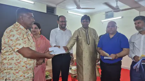 ইতিহাসে এই প্রথম দুর্গাপূজায় ৭০ লাখ টাকা অনুদান দিল ঢাকা জেলা পরিষদ