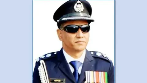 সাবেক অতিরিক্ত ডিআইজি প্রলয়ের ১ কোটি ২৭ লাখ টাকার অবৈধ সম্পদের প্রমাণ পেয়েছে দুদক