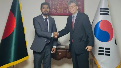 দক্ষিণ কোরিয়ায় কর্মী পাঠাতে প্রতিমন্ত্রী নূরের বৈঠক
