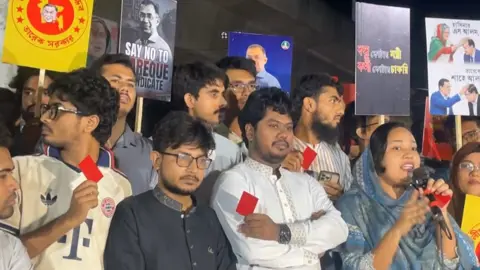 প্রাথমিক শিক্ষক নিয়োগ ভেরিফিকেশনে বাদ, সরকারকে লাল কার্ড দেখাল ঢাবি ছাত্রশক্তি