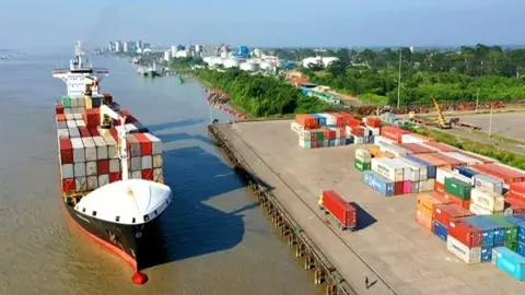 এক অর্থবছরে ৩৮৭ কোটি টাকা রাজস্ব অর্জন মোংলা বন্দরের
