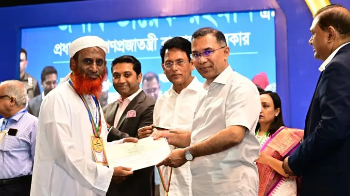 শতাধিক গুণী শিক্ষককে সম্মাননা দিলেন প্রধানমন্ত্রী