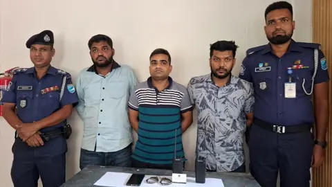 ডিজিএফআই পরিচয়ে সিএনজি চালক অপহরণ, আটক ৩