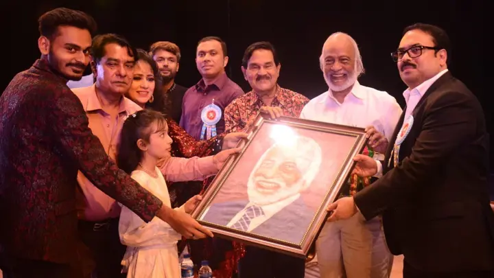 বিশ্বের সবচেয়ে শক্তিশালী অস্ত্র শান্তি: মঈন খান