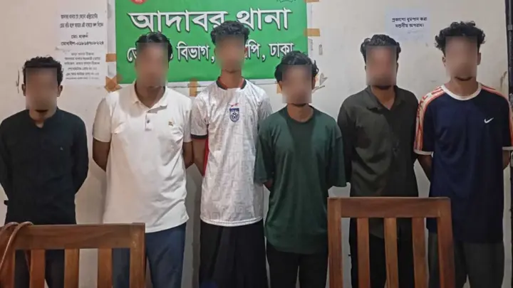 আদাবরে গভীর রাতে গোপন বৈঠক, ধরা পড়ল নিষিদ্ধ সংগঠনের ৬ সদস্য