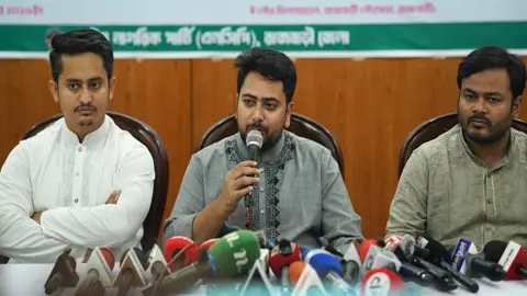 দেশ মাফিয়া রাষ্ট্রে পরিণত হয়েছে: নাহিদ ইসলাম