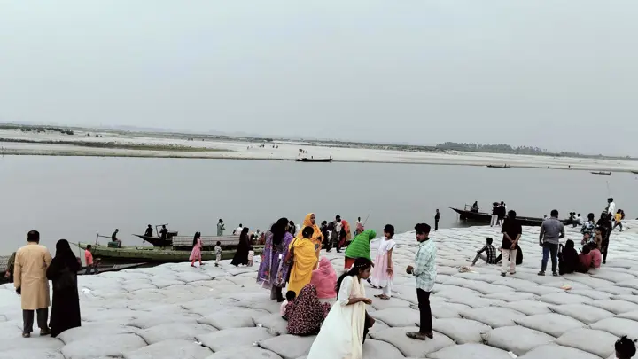 যমুনা পারাপারে দুর্ভোগ, দিন দিন জোরালো হচ্ছে দ্বিতীয় সেতুর দাবি