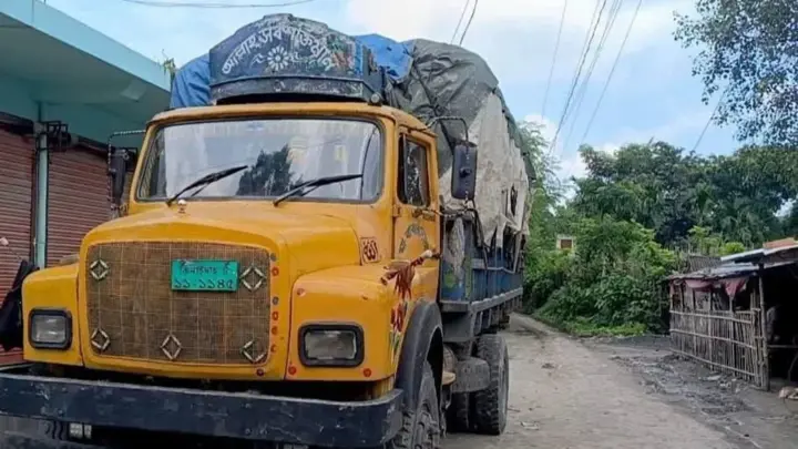 আলমডাঙ্গায় ৪৪০ বস্তা টিএসপি সার জব্দ