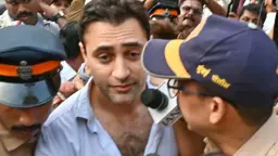 ভারত ছাড়ার নোটিশ বাতিল চেয়ে হাইকোর্টে অভিনেতা ইমরান খান