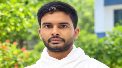 ঈশ্বরদীতে বিদ্যুৎস্পৃষ্টে প্রবাসফেরত যুবকের মৃত্যু
